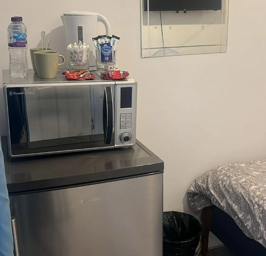 Flat 5 Sia Apartment London