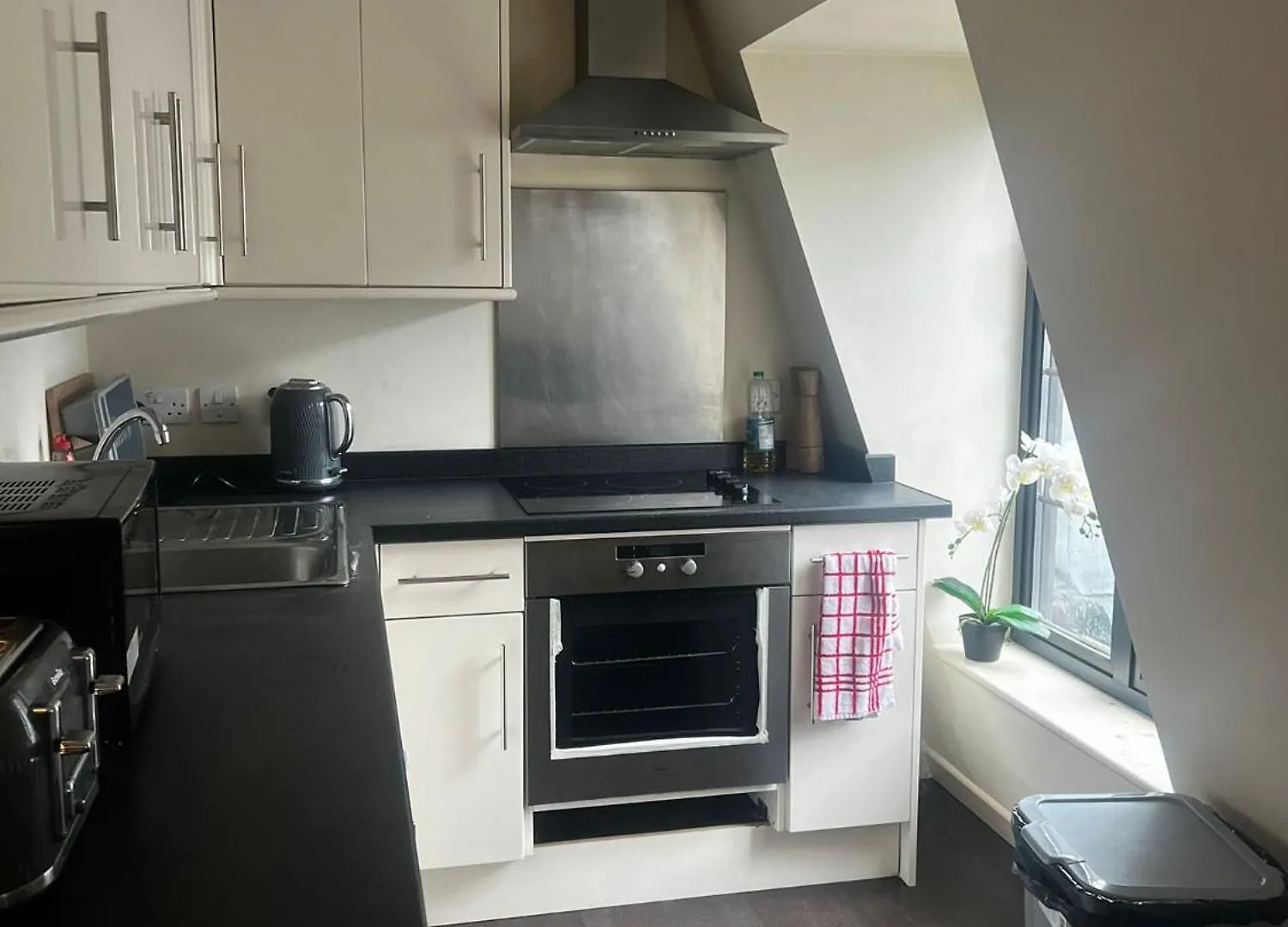 Flat 5 Sia Apartment London